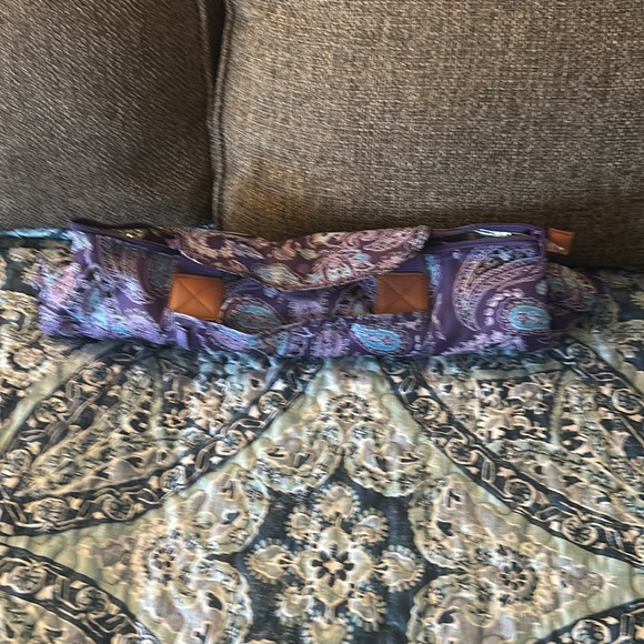 Large Purple Paisley Print Insulated Tote Bag. Excellent condition. - Picture 5 of 6